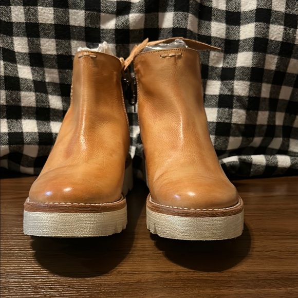 Tan Leather Ankle Boots Bed Stu - Picture 1 of 3